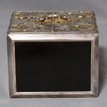 Carica l&#39;immagine nel visualizzatore di Gallery, Box - Silver and alloy &quot;Three drawers with inlaid chrysanthemum design&quot; -  circa 1910-1920,Made in Japan
