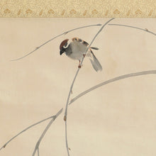 Lade das Bild in den Galerie-Viewer, Kato Eishu (1873-1939), Sparrow on a Willow Branch, Japanese hanging scroll, Shōwa period (1926-1989)
