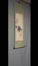 Charger l&#39;image dans la galerie, Okamoto Toyohiko (1773-1845) &quot;Paysage in the Rain&quot; Période tardive Edo ＊ Courtelle courte de suspension
