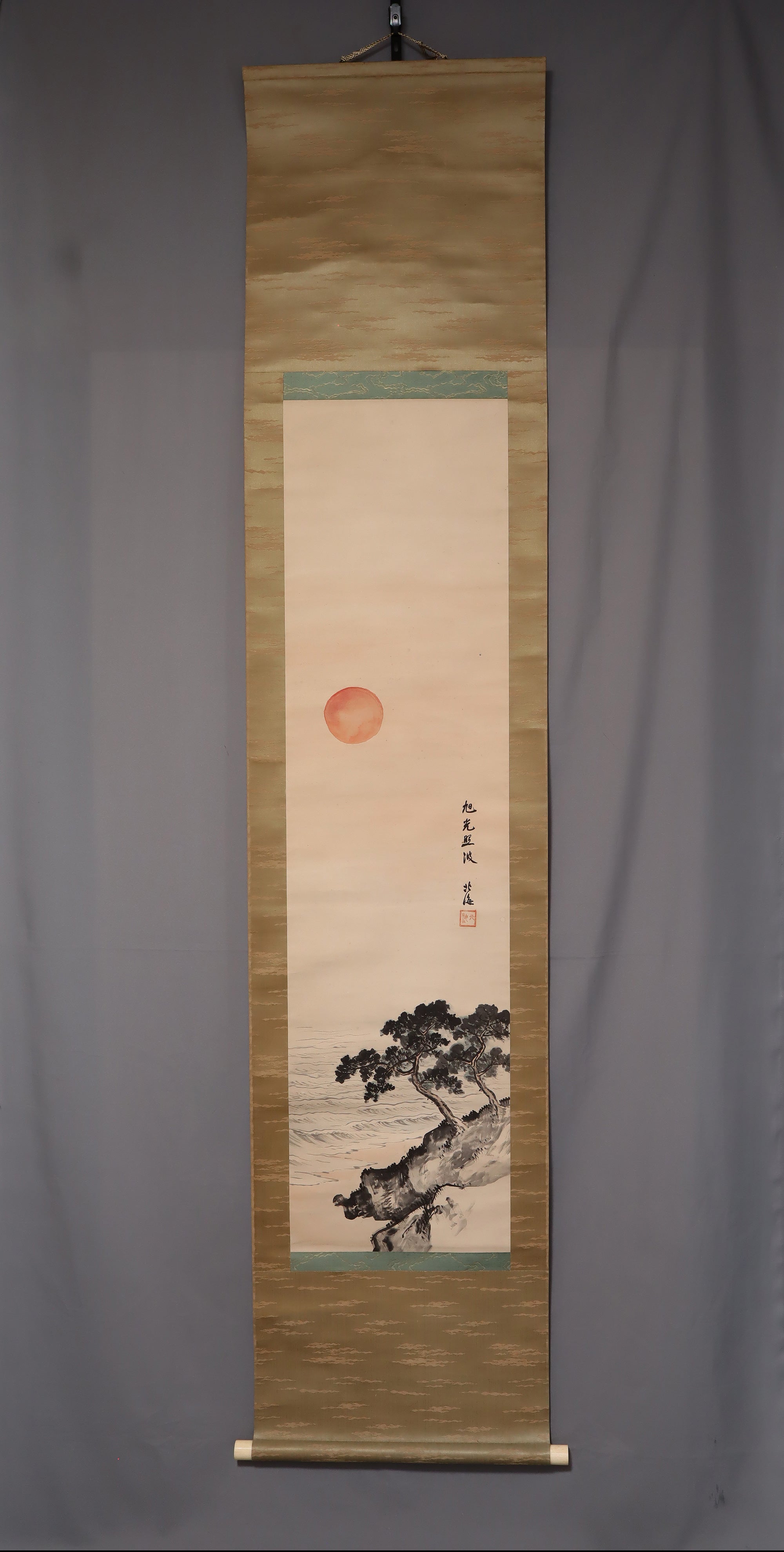 高岛北（Takashima Hokkai）（1850-1931）“崛起的太阳和海浪”。 Meiji-Taisho时代